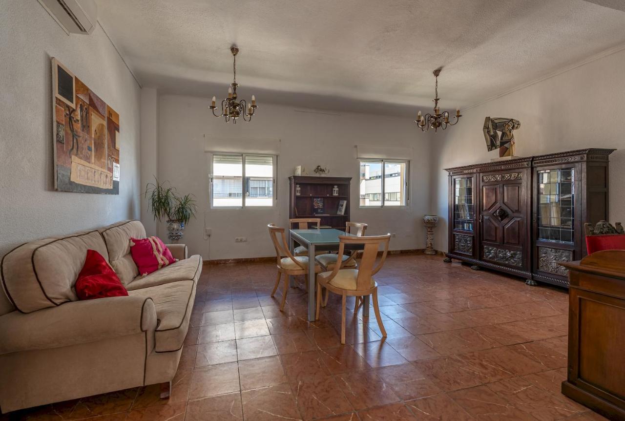 Wide And Traditional- 2Bd 1Bth- Gavidia Sevilla Buitenkant foto