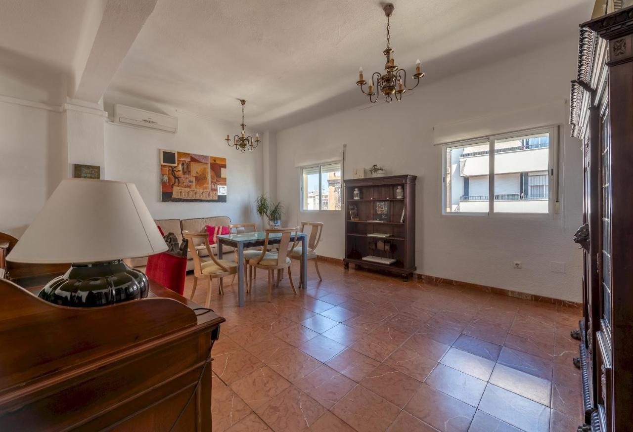 Wide And Traditional- 2Bd 1Bth- Gavidia Sevilla Buitenkant foto